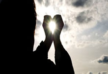 Leyu-意大利都灵安联球场的灯光骤然亮起，但今晚的焦点并非传统意甲豪强——电子大屏打出震撼「法国国家队VS凯文·杜兰特」。全球社交媒体瞬间炸锅：足球豪门如何单挑NBA巨星？原来，这是一场由顶级数据分析团队模拟的跨界技术对决！