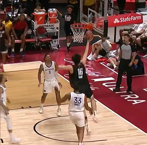 关于中锋篮板球全面碾压,助球队取胜的信息 关于中锋篮板球全面碾压,助球队取胜的信息