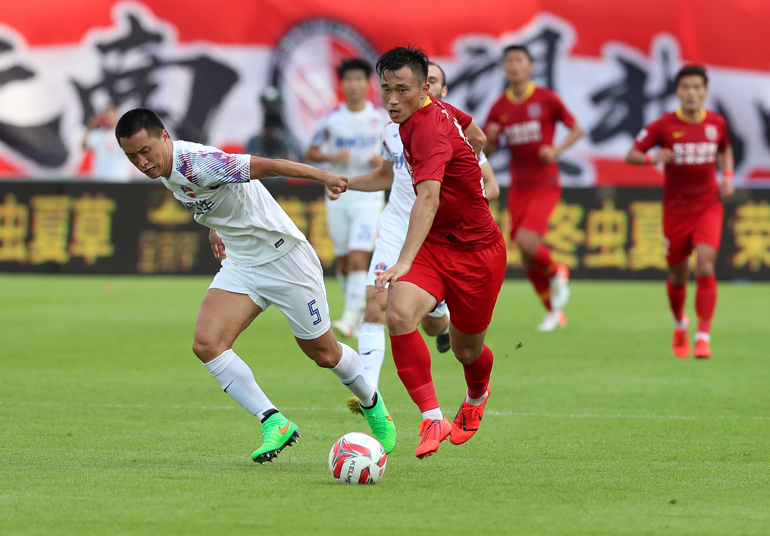 包含恒大主场战亚泰大胜,取得5连胜的词条 包含恒大主场战亚泰大胜,取得5连胜的词条