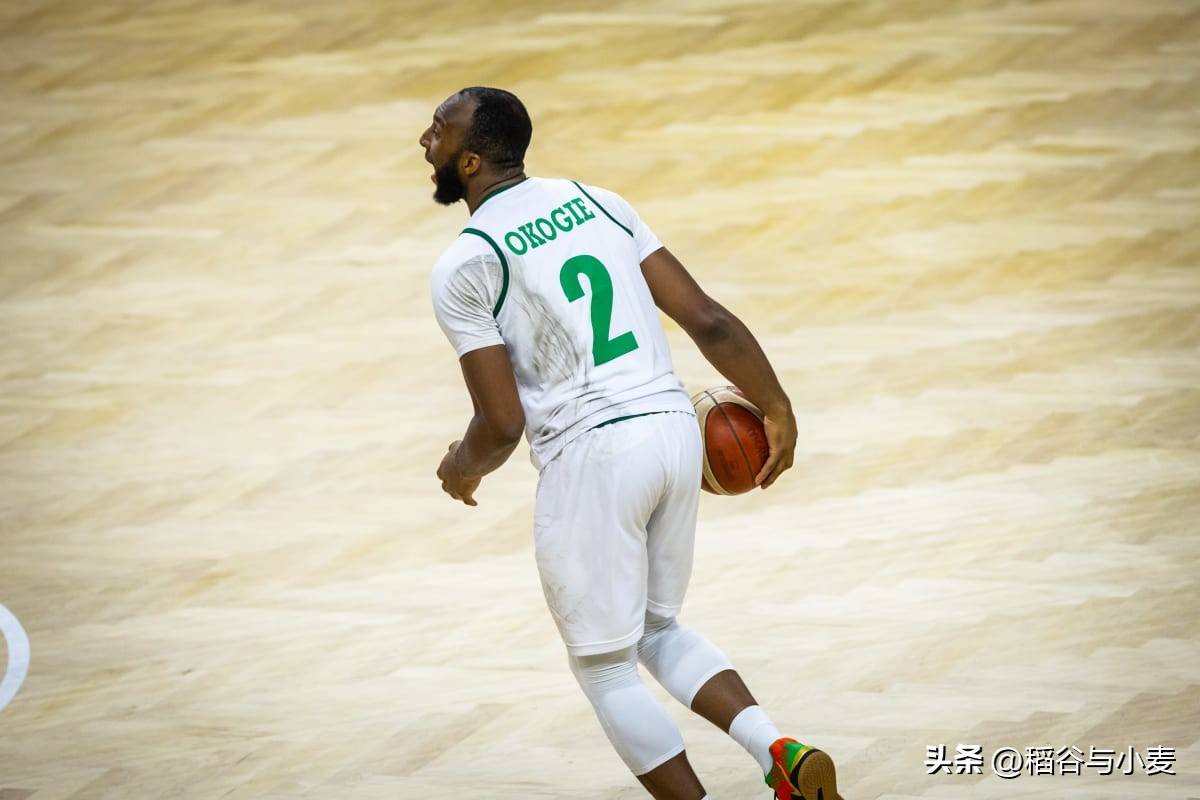 火箭发布内线新援戴维斯伤病进展：或需休战一段时间