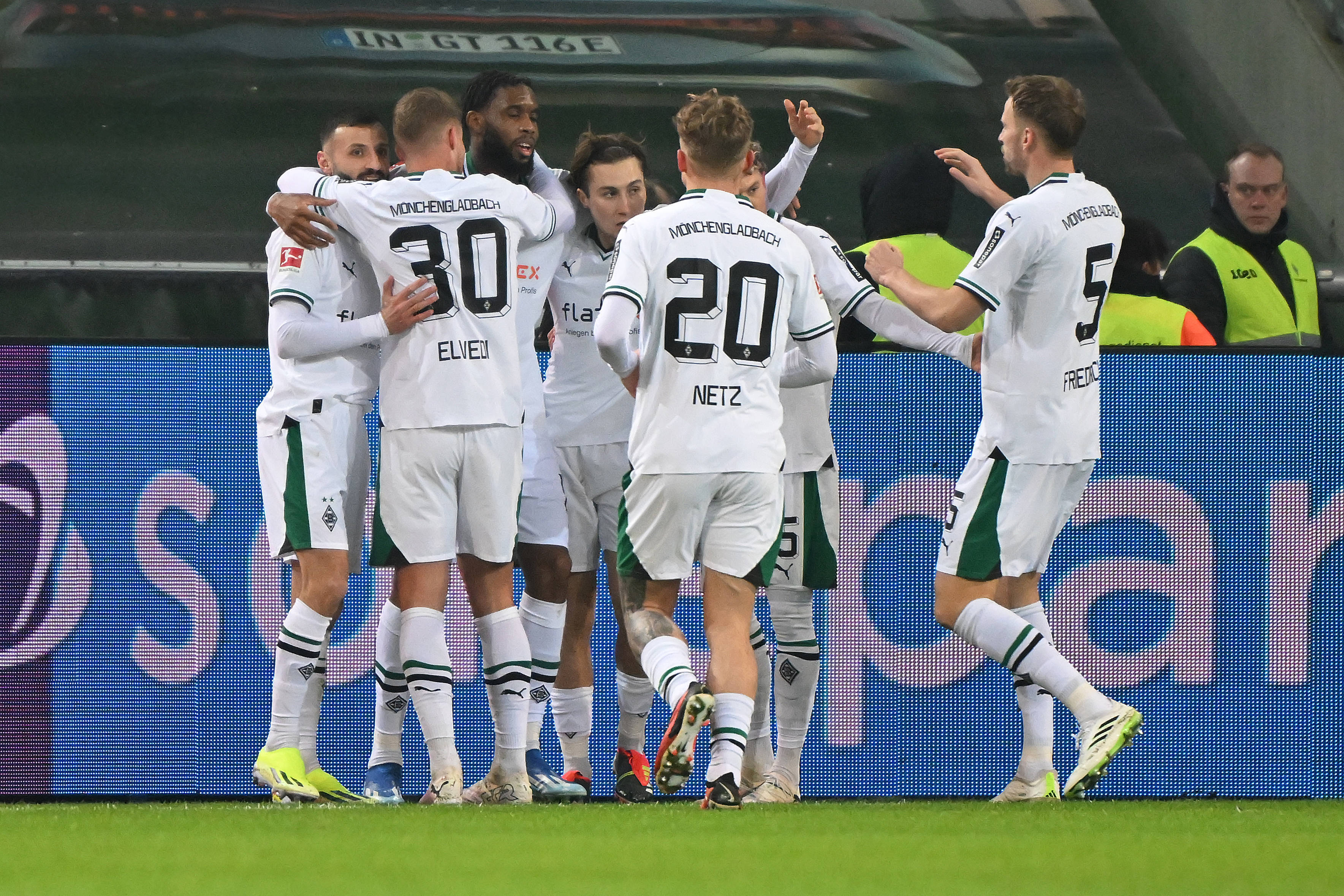 关于门兴格拉德巴赫主场大捷,士气高涨的信息 关于门兴格拉德巴赫主场大捷,士气高涨的信息