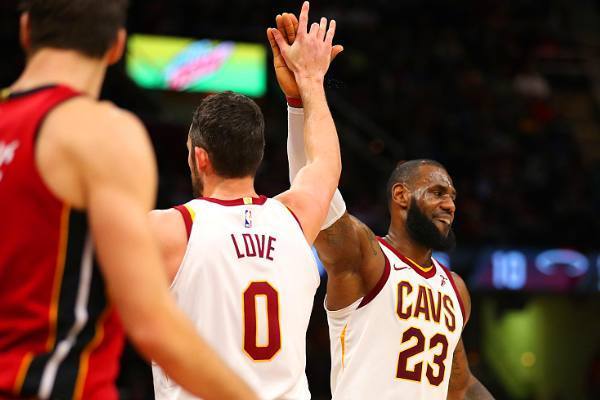 关于人创下连胜纪录，恐怖四巨头助力夺冠的信息