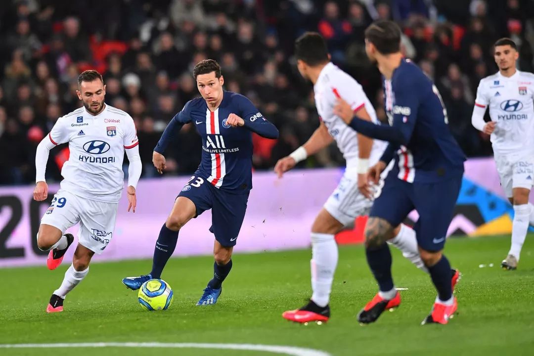 巴黎险胜塞内加尔，迪马利亚统治全场